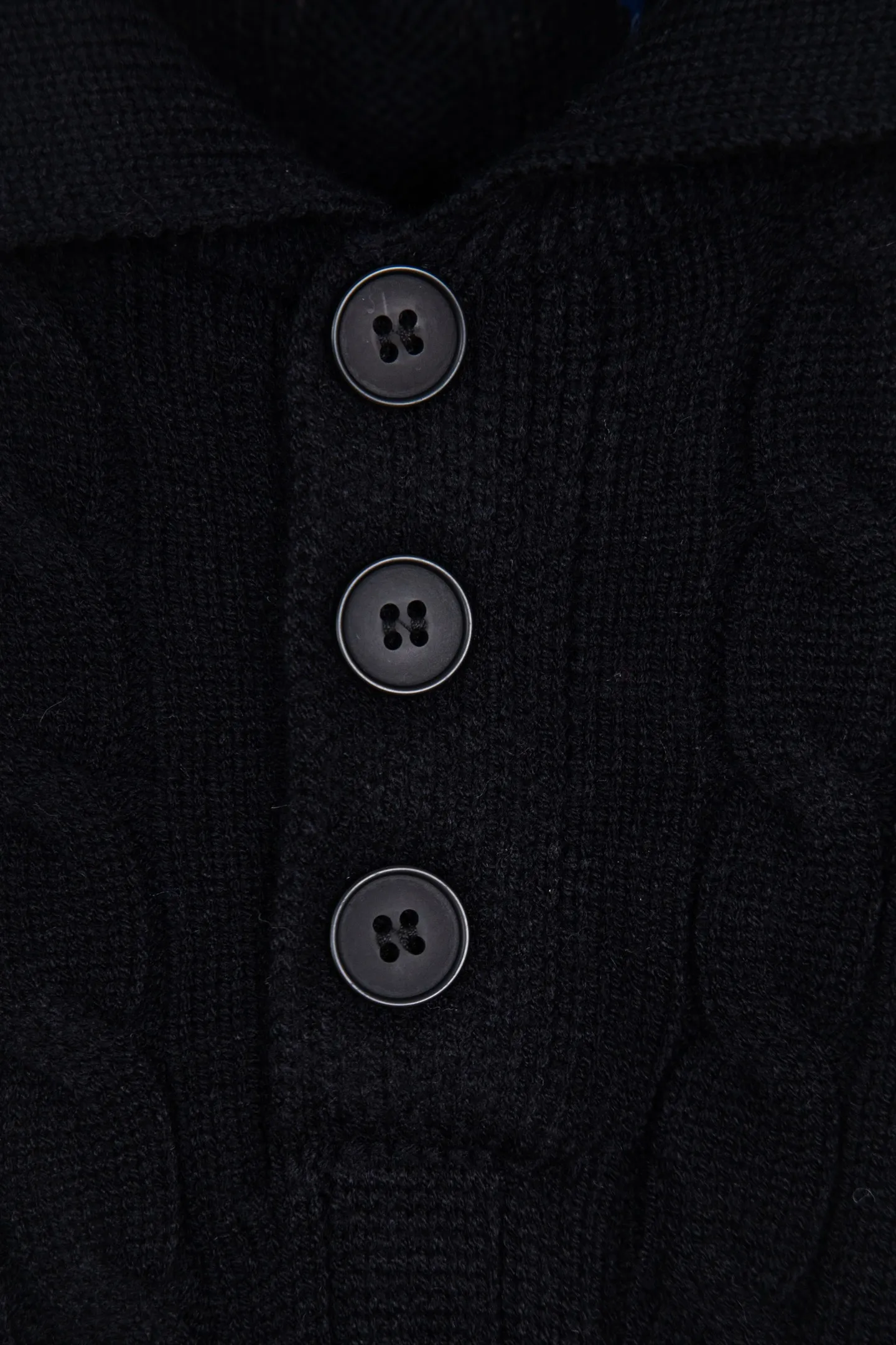 P240 Ralph Lauren 2025ss new twist sweater button cardigan. The fabric is made of imitation cashmere fabric. A full set of customized accessories. The highest version on the market. Color: Navy blue, black, white and gray. Size: S-XL.